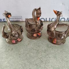 Vintage glass swan figurines, set of 3  glass swan small statues, glass bird figurine, elegant two toned glass swan decor