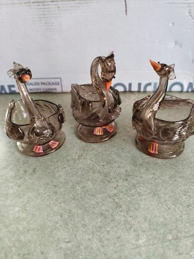 Vintage glass swan figurines, set of 3  glass swan small statues, glass bird figurine, elegant two toned glass swan decor