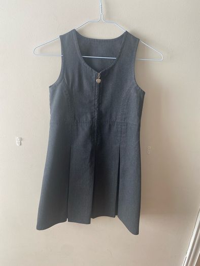 Dunnes grey pinafore (as new) age 7