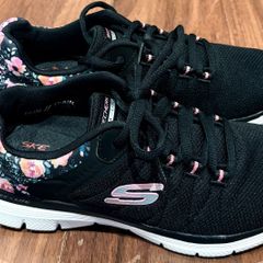 Skechers