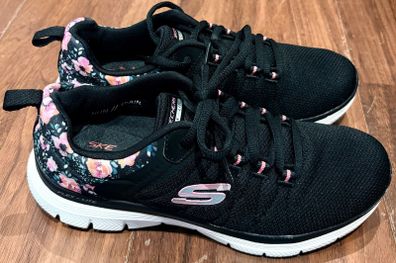 Skechers