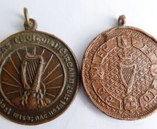 Vintage Irish Harp Good Luck Coinalcas Ceoltoiri London 1966 Medal And 1961 Irish Singing Competition Medal Ireland County Wexford (35 Each)