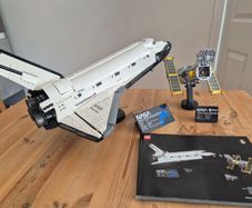 Lego NASA 10283 Space Shuttle Discovery