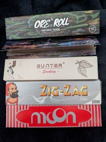 Various King Size Rolling Papers, tips available also