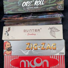 Various King Size Rolling Papers, tips available also