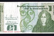 1989 Ireland IR1 Queen Medb (Maeve) Banknote Series B. Note issued 16/03/89. Serial number EDK571690