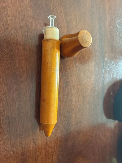 Vicrorian field syringe in case