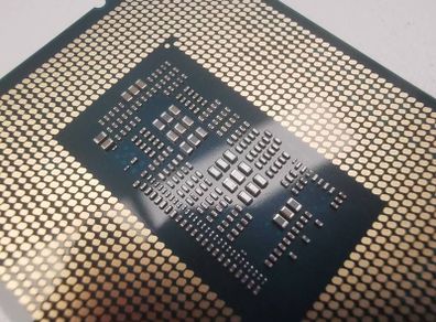 Intel i7-12700f