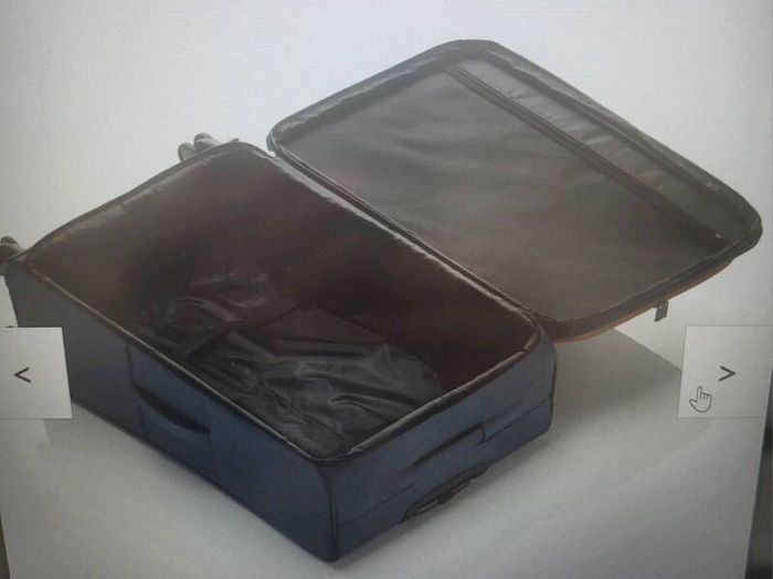 Tripp Affinity Large Navy Blue Expandable Suitcase