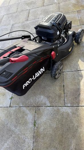 Almost new Pro Lawn Hyundai Self drive lawnmower 46 cm cut 139 cc engine. Year manufacturing 2022.