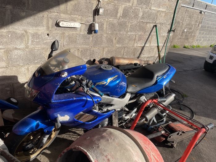 1999 VTR firestorm 1000