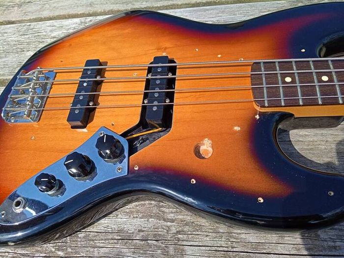 Fender jazz bass