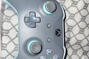 xbox one grey/blue controller