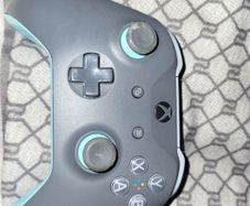xbox one grey/blue controller