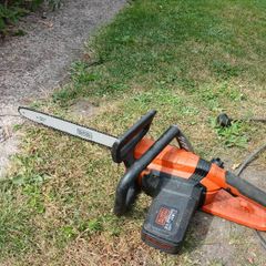 electric chainsaw