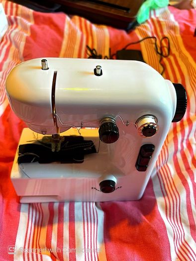 Mini Sewing Machine S6