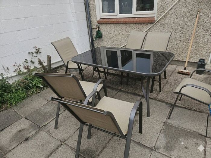 Outdoor table and chairs