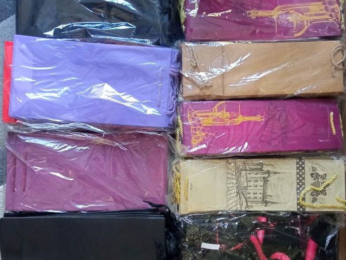 Job Lot of Wine Bottle Gift Bags - Approximately 500 in total
