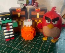 4 collectable fast food figures