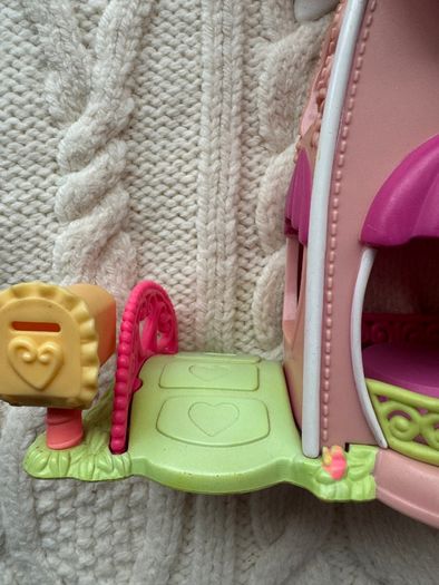 2006 My Little Pony Fancy Fashions Boutique Purse House Playset, Purse Only Used Please look at the pictures