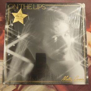 Molly Lewis - On The Lips