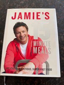 Jamie's 15 minutes meals cooking book