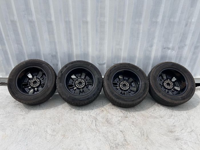 Genuine Nissan Navara 18" Alloy Wheels - Like New