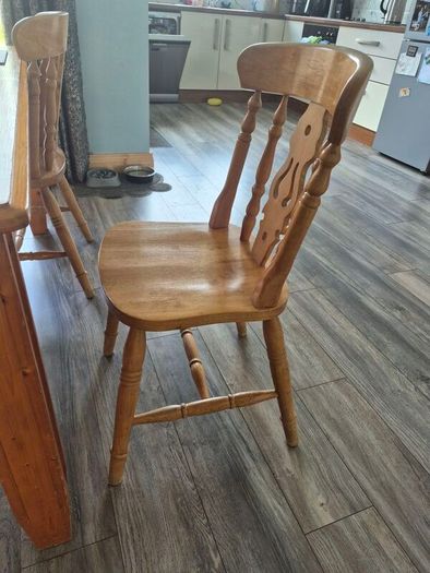 table and chairs