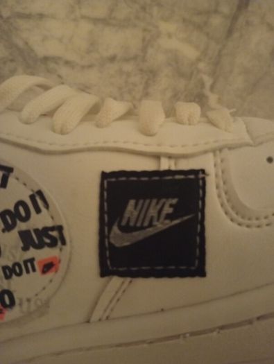 Nike Air Force 1 82s Trainers
