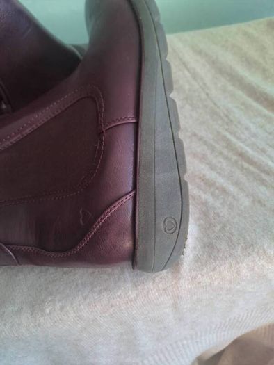 Heavenly Feet purple leather ankle boots