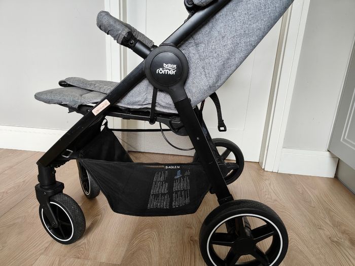 Stroller -- Britax Romer B-agile M