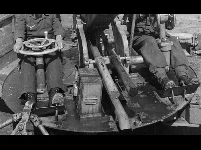 Ww2 artillery sight flak 88 and traversing crank for the German flak