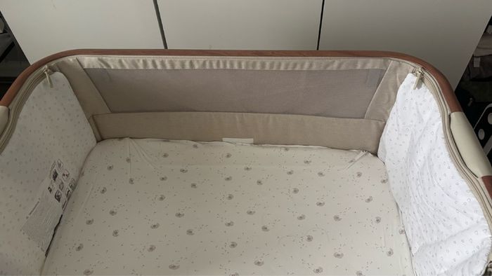 Tutti Bambini CoZee Air Bedside Crib (Full Set + 2 Fitted Sheets) - Oak/Cream
