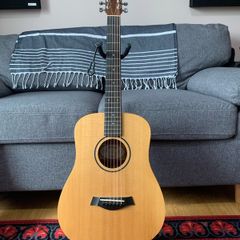 Taylor BT1 Left Handed w/ gig bag