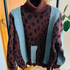 Ribbed lose leopard print polo neck jumper