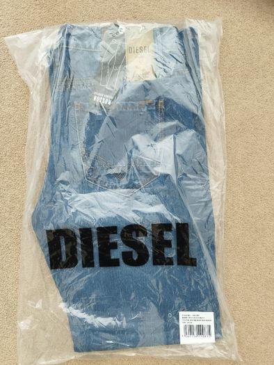 2 x Relaxed Bootcut Diesel Jeans 34/34
