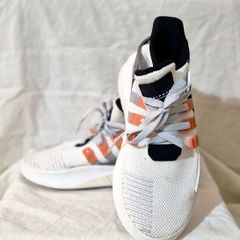 Boys trainers