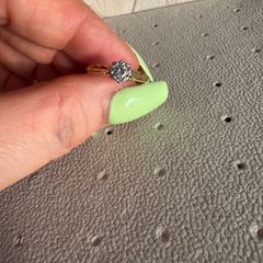 18 Carat gold engagement ring