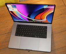 Apple MacBook Pro 16" - A2485 (16GB, 1TB SSD, M1 Pro) Space Grey 2022