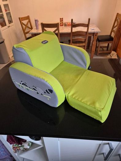 Chicco twist arm chair