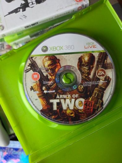 Xbox 360, 3 Controllers, 58 Games