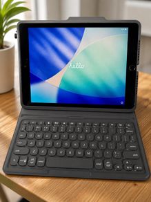 iPad 9th gen (256GB) + Zagg Smart Cover/keyboard