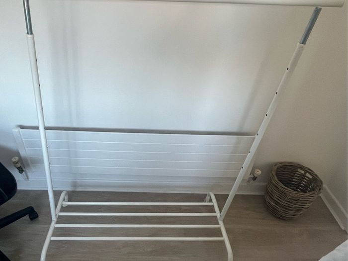 Clothing rack