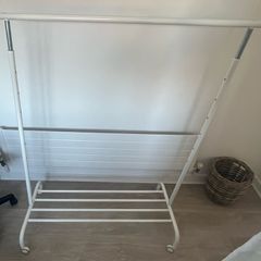 Clothing rack