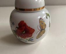 Fabulous little Elizabeth  Arden botanical  ginger jar Chelsea gardens
