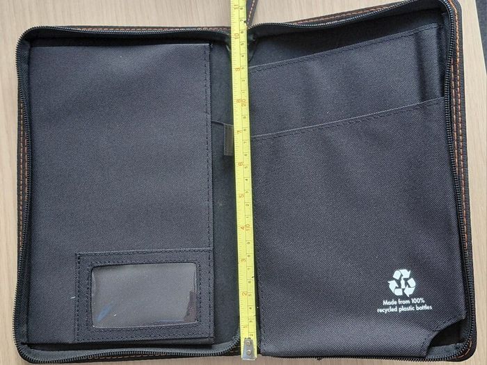 Trailfinders folder and luggage tags