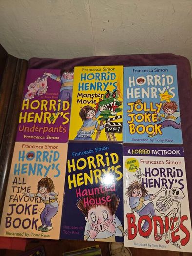 30 Horrid Henry Books