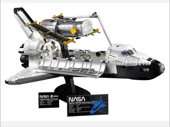 Retired Lego 10283 NASA Space Shuttle Discovery
