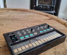 Korg Volca FM2 Digital Synthesizer