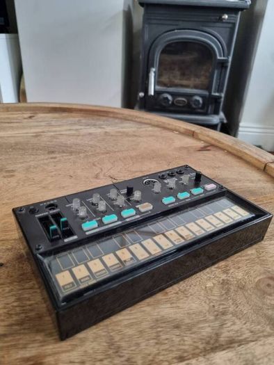 Korg Volca FM2 Digital Synthesizer